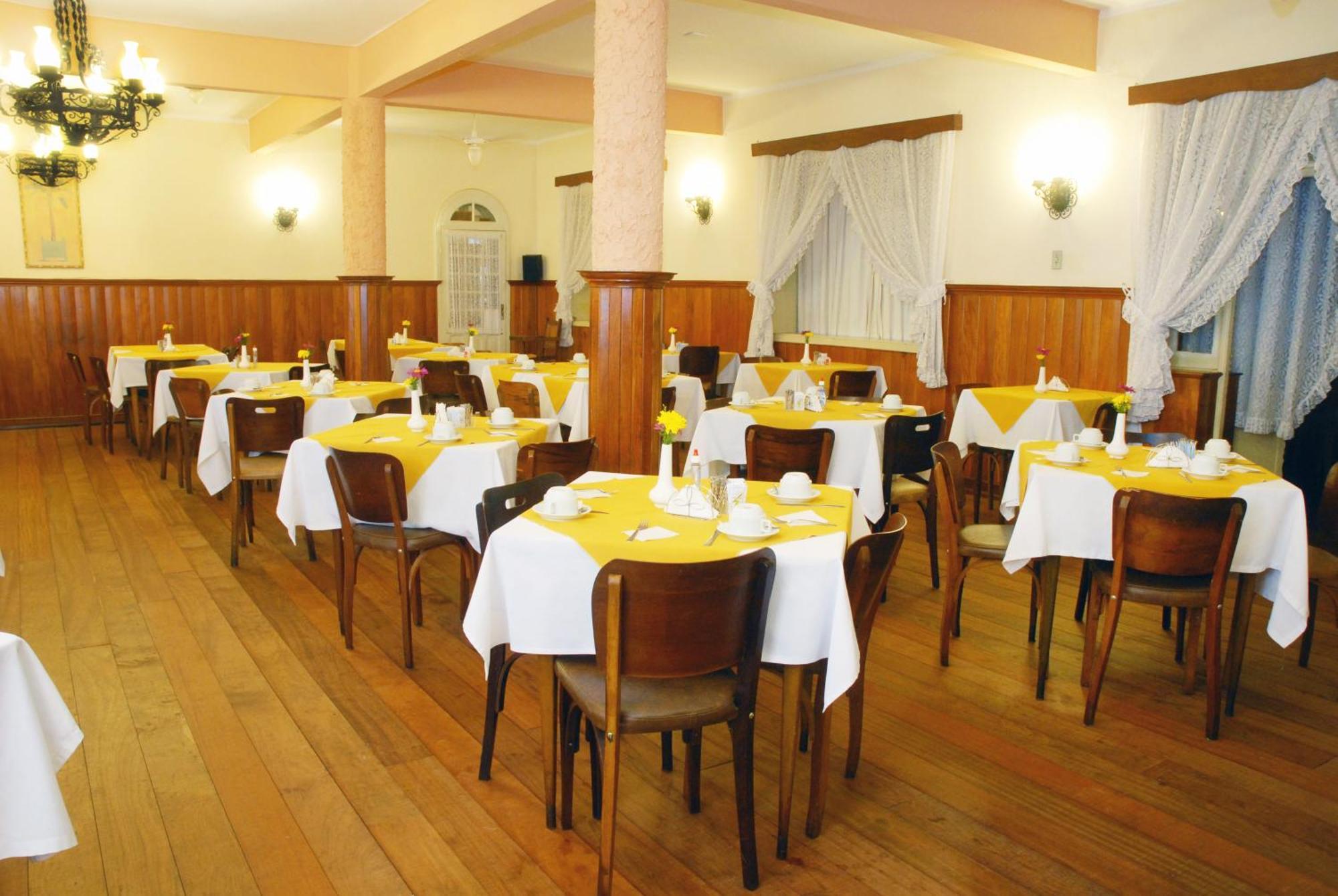 Hotel Bucsky Нова-Фрибургу Экстерьер фото